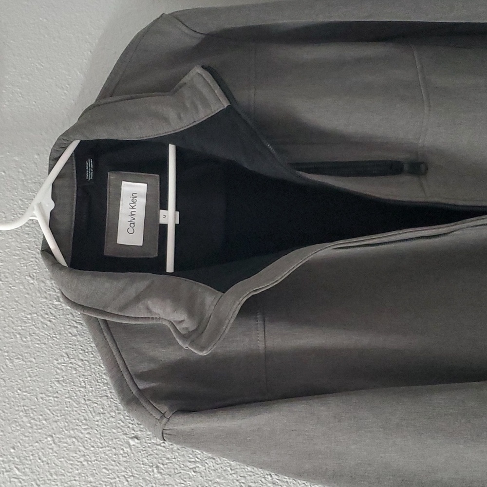 Calvin Klein - Picture 2 of 3